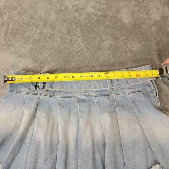Fashion Nova Mini Skirt Women's XL  Pleated Light Wash Denim Frayed y2k - Picture 3 of 9